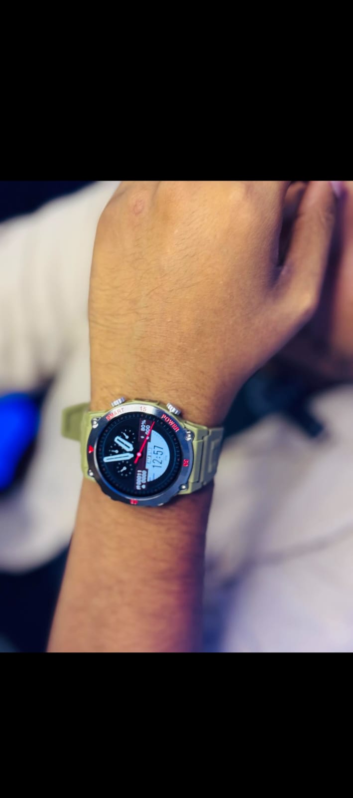 Laxasfit GT11 Sports Round Dial Smartwatch – Luxury Design & Fitness Tracking